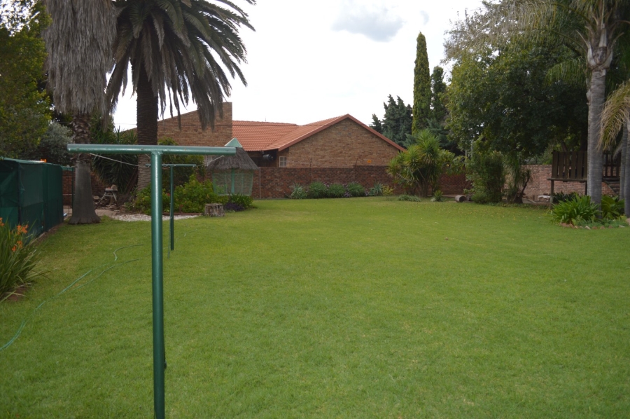 4 Bedroom Property for Sale in Flimieda North West